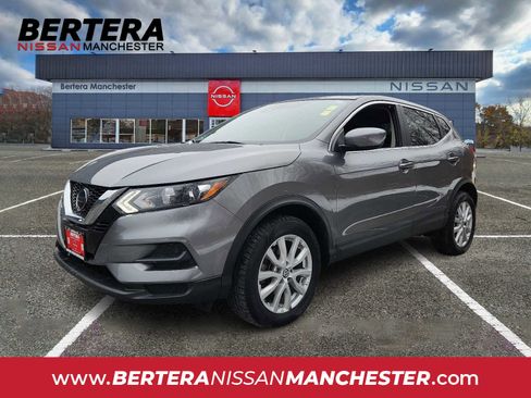 Used 2022 Nissan Rogue Sport S image 1