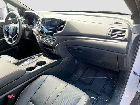 Used 2024 Honda Passport TrailSport image 29