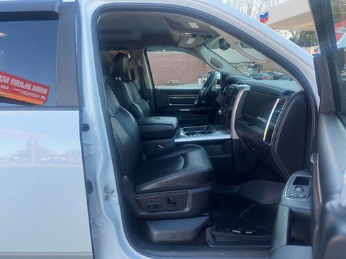 Used 2015 RAM 1500 Laramie image 10