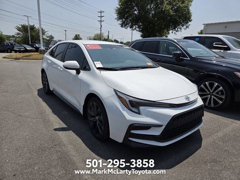 Used 2024 Toyota Corolla SE FWD image 3