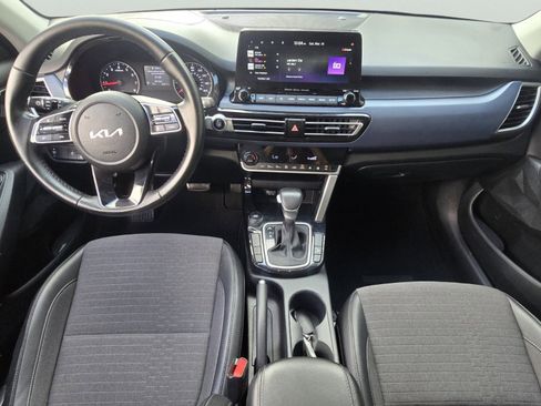 Used 2023 Kia Seltos S w/ Navigation Package FWD image 18