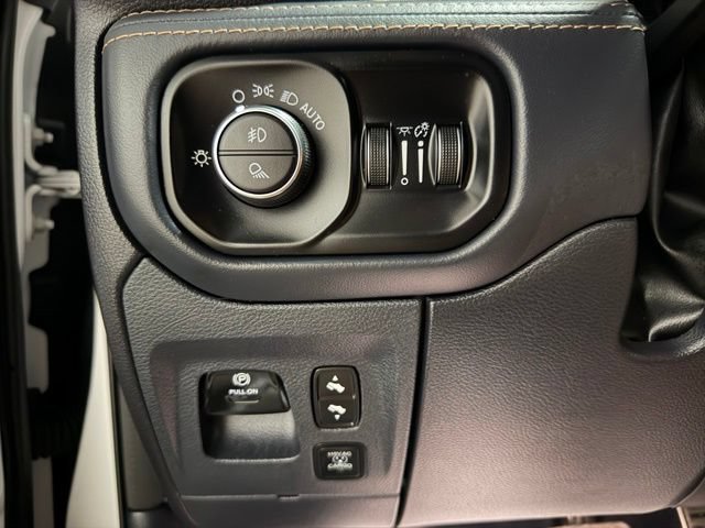 Used 2025 RAM 1500 Tungsten AWD/4WD image 38