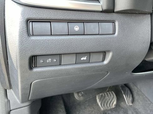 Used 2022 Nissan Rogue SV w/ SV Premium Package FWD image 19