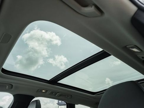Certified 2023 Volvo XC60 B5 Plus w/ Climate Package AWD/4WD image 40