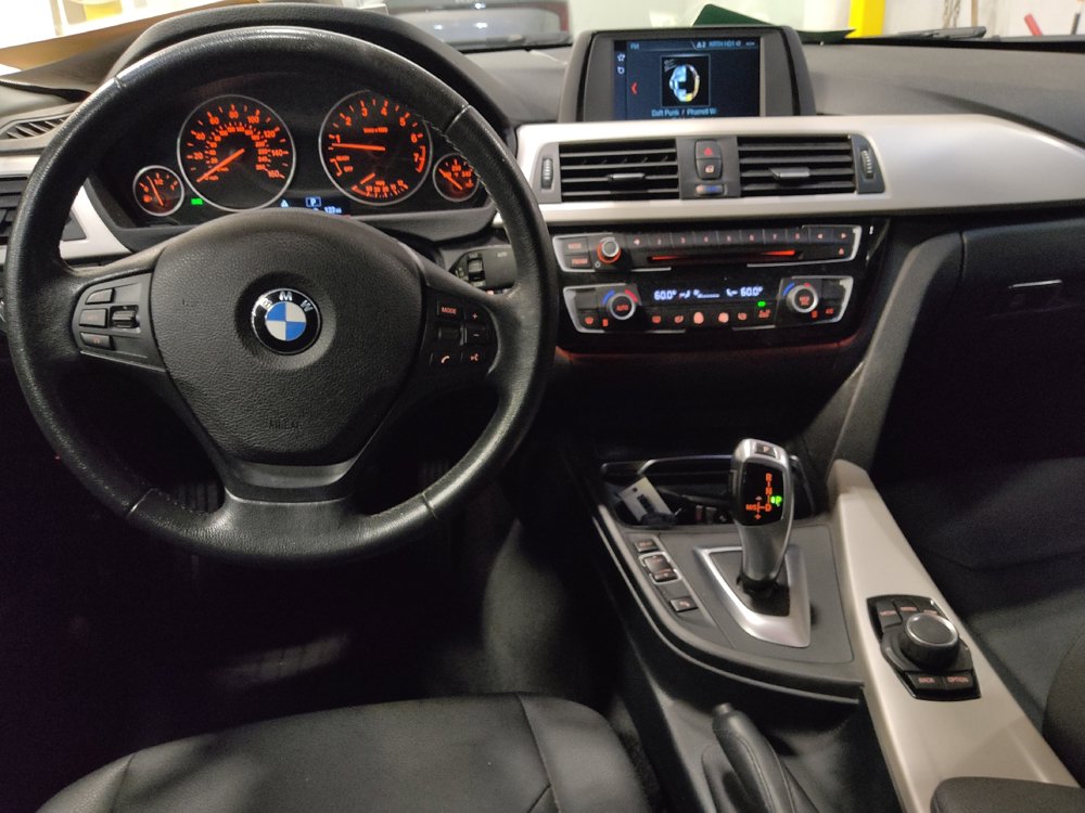 Used 2018 BMW 320i Sedan RWD image 22