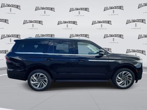 New 2026 Lincoln Navigator Premiere AWD/4WD image 6