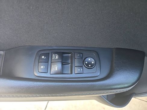 Used 2019 Dodge Challenger SXT RWD image 12