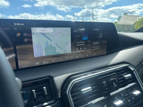 New 2025 Nissan Armada Platinum Reserve image 4