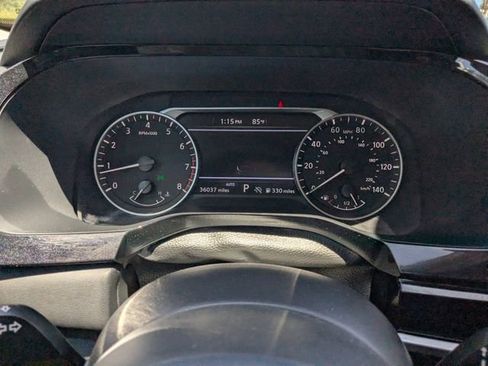 Used 2025 Nissan Pathfinder SV AWD/4WD image 27