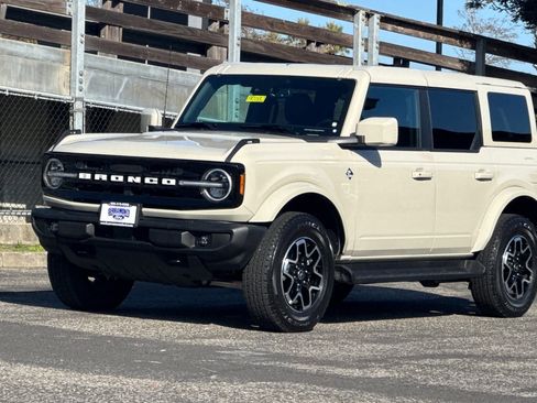 Certified 2025 Ford Bronco Outer Banks image 8
