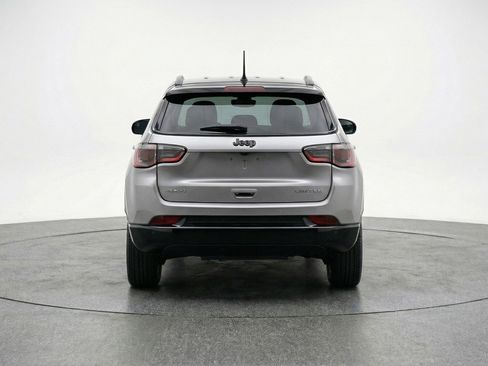 Used 2025 Jeep Compass Limited AWD/4WD image 7