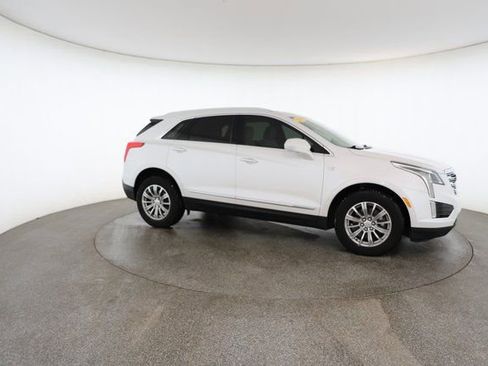 Used 2017 Cadillac XT5 Luxury w/ Driver Awareness Package image 24