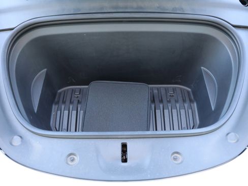 Used 2021 Tesla Model Y Long Range image 33