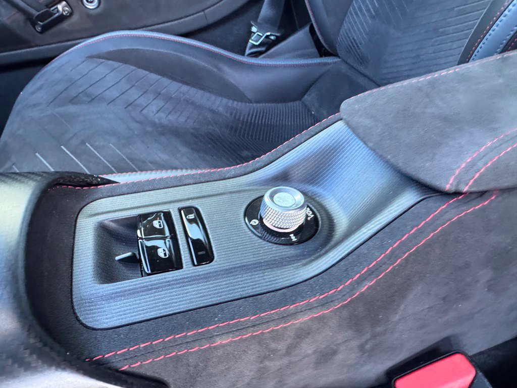 Used 2022 Maserati MC20 Coupe RWD image 23