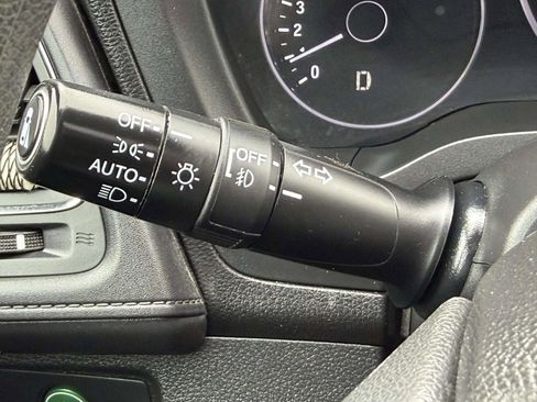 Used 2017 Honda HR-V EX image 37