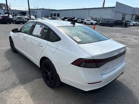 Used 2025 Honda Accord SE image 6