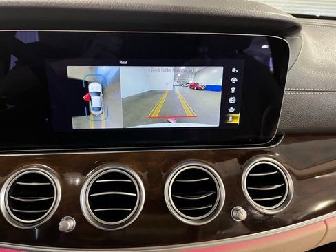 Used 2022 Mercedes-Benz E 350 Sedan image 28