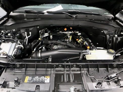 Certified 2025 Ford Explorer Active image 17
