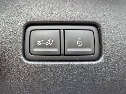 Used 2024 Genesis GV60 Advanced image 8