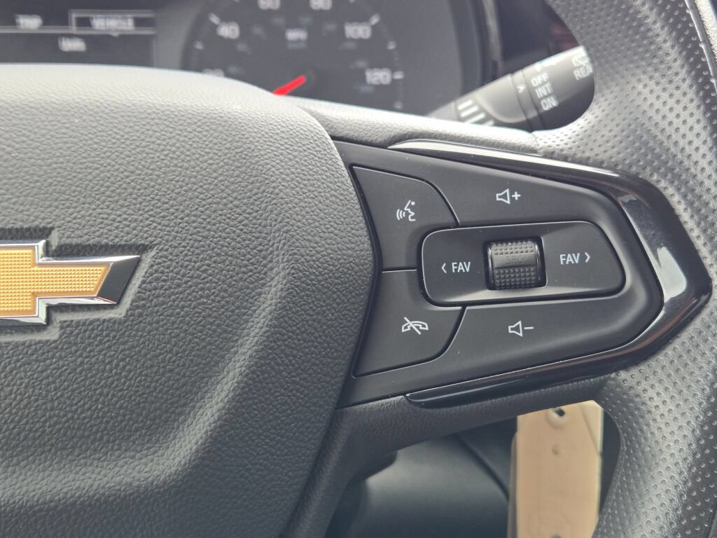 Used 2024 Chevrolet Trax LS w/ LS Convenience Package FWD image 34