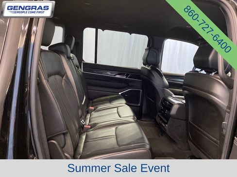 Used 2023 Jeep Wagoneer 4WD w/ Convenience Group I image 38