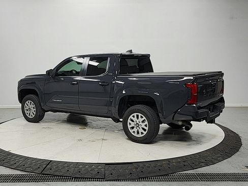 Used 2024 Toyota Tacoma SR5 AWD/4WD image 5