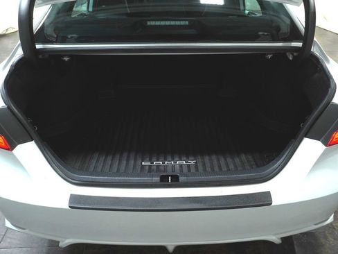 Used 2023 Toyota Camry SE w/ Convenience Package FWD image 7