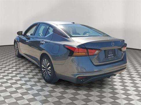 Certified 2024 Nissan Altima 2.5 SV image 7