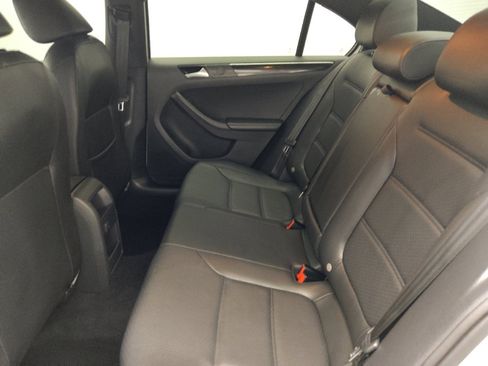 Used 2018 Volkswagen Jetta Sport FWD image 18