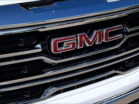 Used 2024 GMC Sierra 1500 SLT AWD/4WD image 28