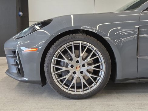 Certified 2025 Porsche Panamera image 9