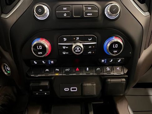 Certified 2022 GMC Sierra 1500 Denali w/ Denali Premium Package AWD/4WD image 30