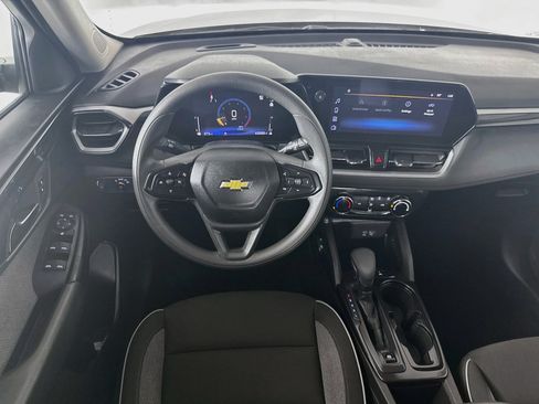 Used 2025 Chevrolet TrailBlazer LT FWD image 25