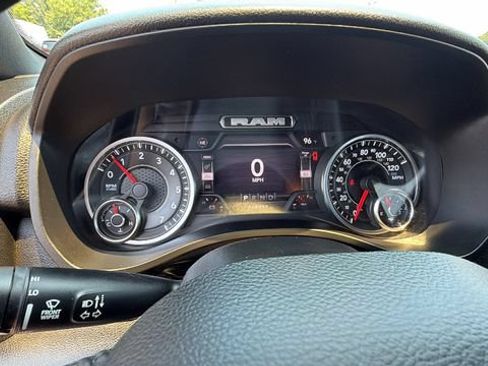 Used 2022 RAM 1500 Big Horn AWD/4WD image 29