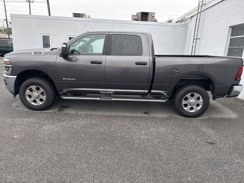 Used 2025 RAM 2500 Big Horn AWD/4WD image 4