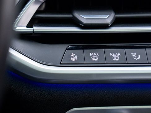 Used 2023 BMW X5 M50i w/ Climate Comfort Package image 29