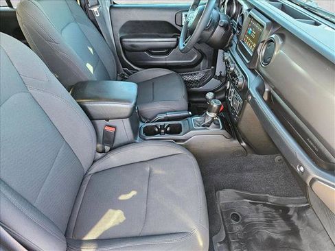 Used 2023 Jeep Gladiator Willys image 18