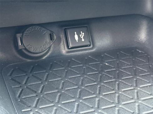 Used 2019 Toyota RAV4 XSE AWD/4WD image 25