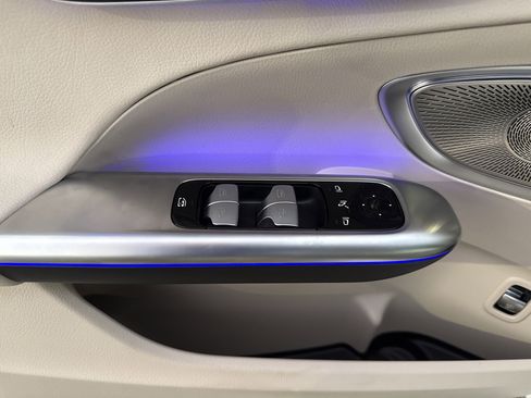 Certified 2025 Mercedes-Benz C 300 4MATIC Sedan image 20