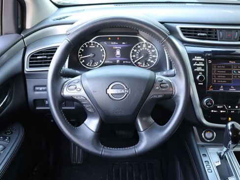 Used 2023 Nissan Murano SV w/ SV Midnight Edition Package image 18