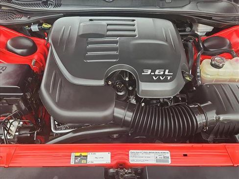 Used 2014 Dodge Challenger SXT image 23