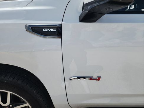 Used 2023 GMC Yukon AT4 AWD/4WD image 10