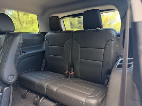 Used 2022 GMC Acadia SLT w/ Elevation Edition image 26