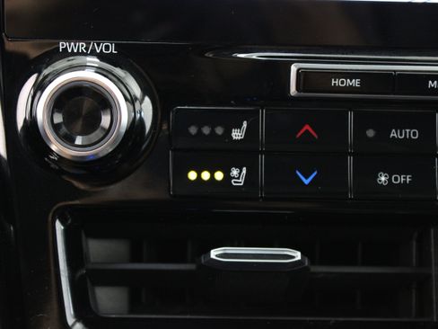 Used 2020 Toyota Highlander Platinum AWD/4WD image 23