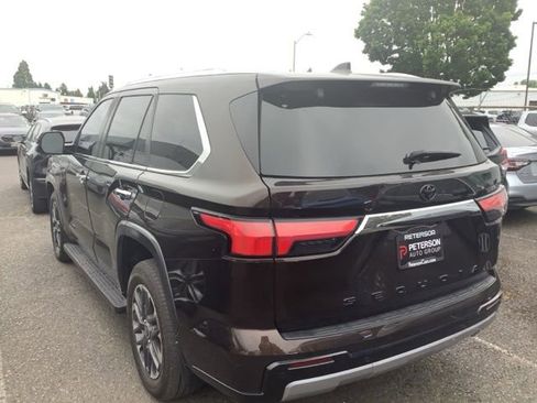 Used 2024 Toyota Sequoia Limited AWD/4WD image 3