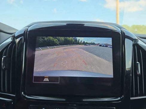 Used 2023 Chevrolet Traverse LT FWD image 30