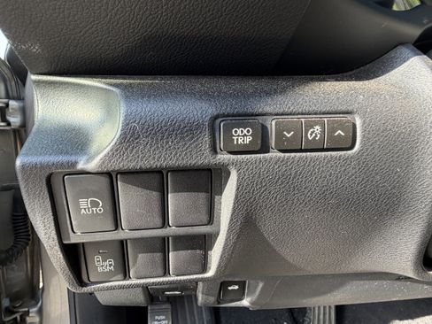 Used 2018 Lexus IS 300 AWD w/ Comfort Package image 15