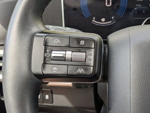 Used 2025 Hyundai Santa Fe SEL AWD/4WD image 16