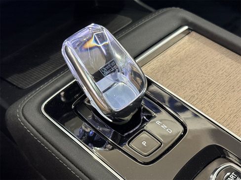 Certified 2025 Volvo XC90 B6 Plus image 22