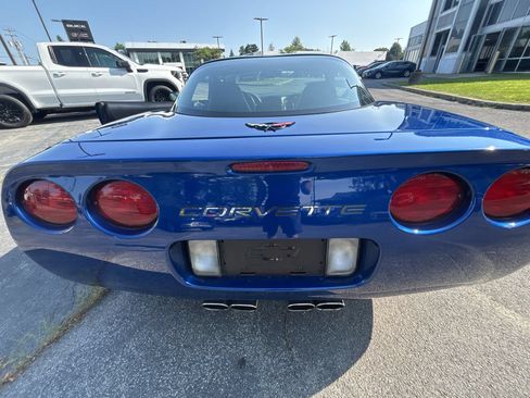 Used 2002 Chevrolet Corvette Coupe w/ Preferred Equipment Group2 RWD image 32